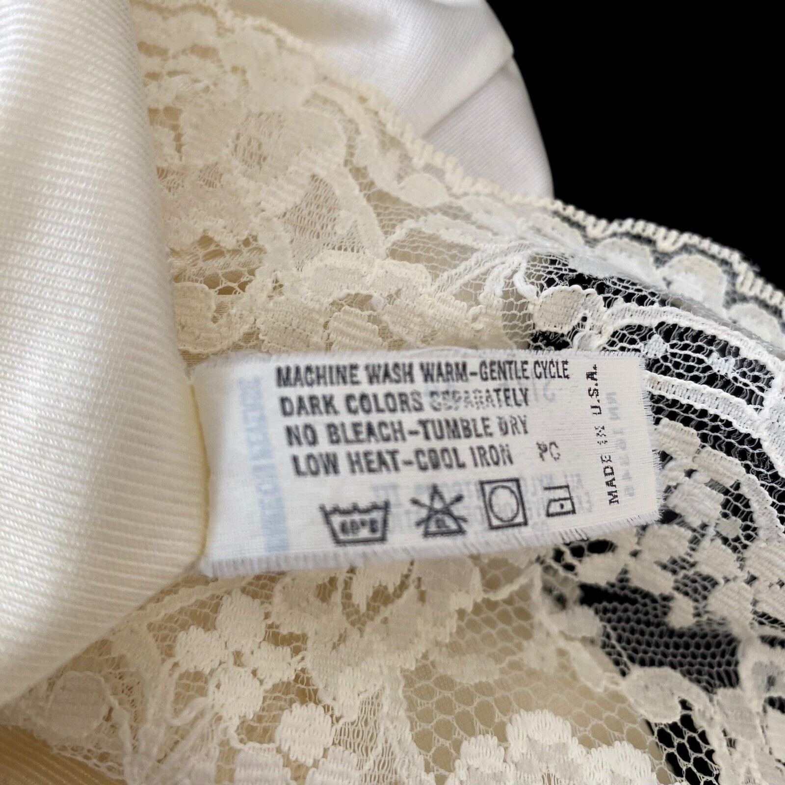 Vintage Applause Camisole Top Women’s Size 34 Pale Yellow Lace Trim