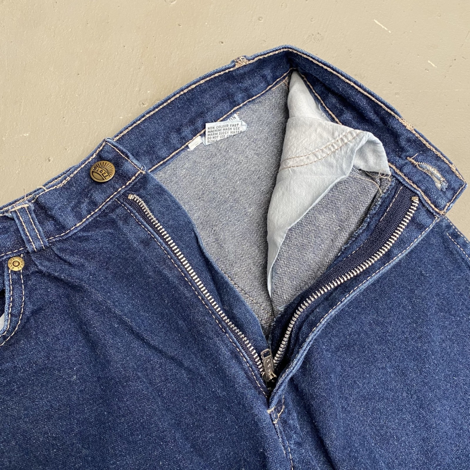 1980s Blaze Women’s Vintage Jeans 22×31