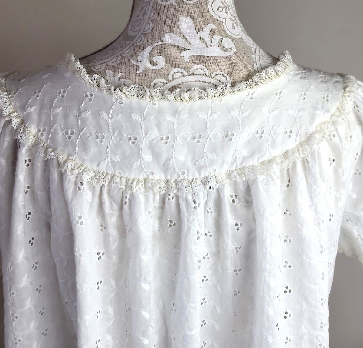 Vtg Barbara Lee Robe White Eyelet Lace Sz Small Summer Cover Up Short Sleeve