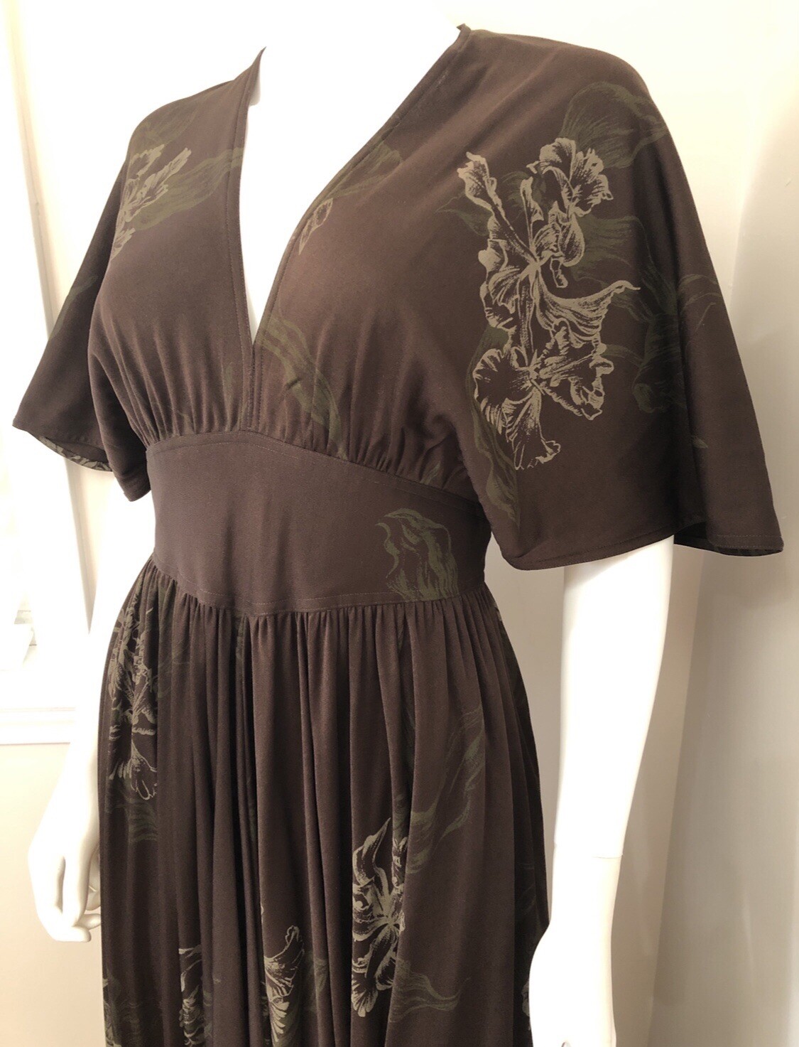 Vtg 1970s Bohemian Flutter Sleeve James Daugherty WRAP MAXI-DRESS w/IRIS Flowers