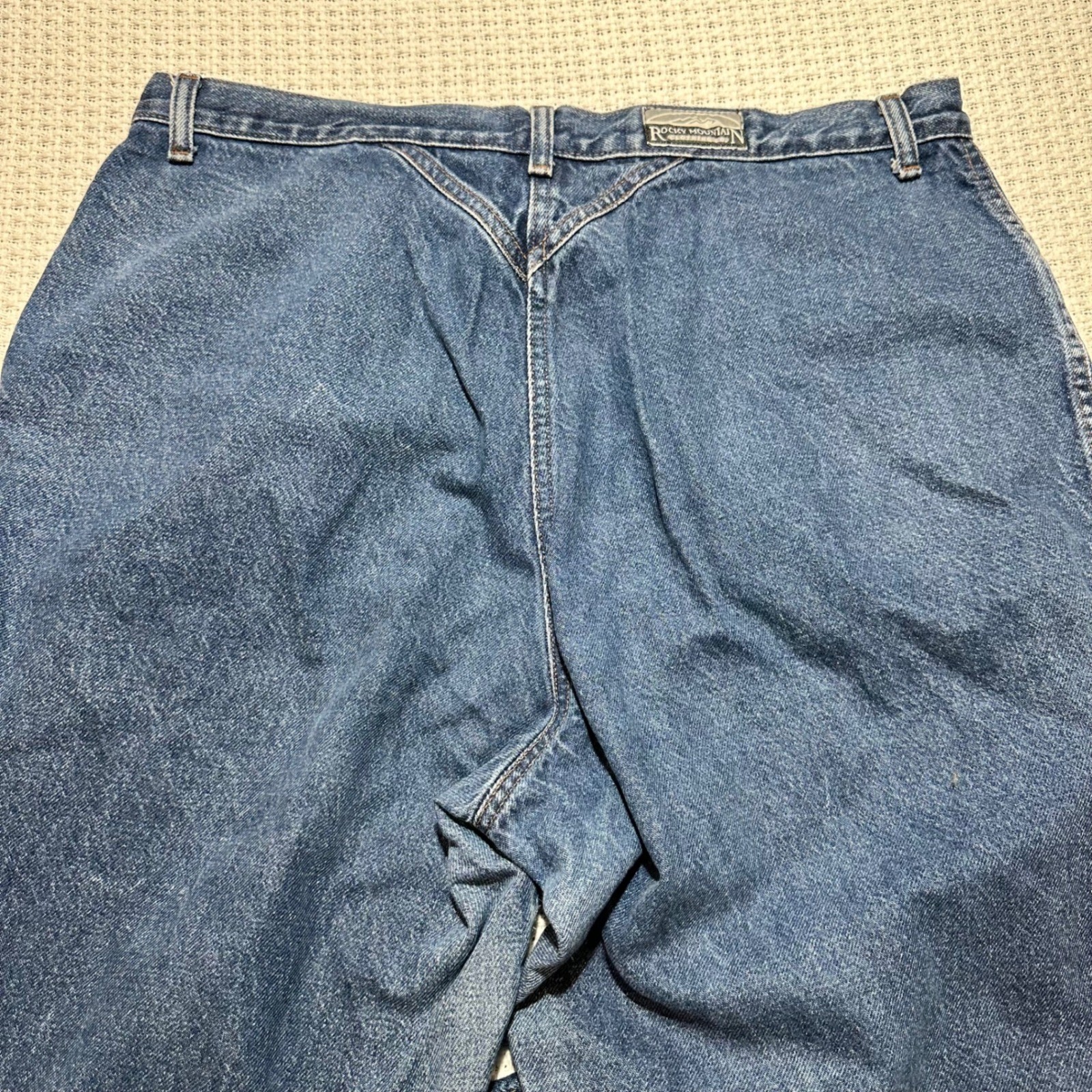 Vintage Rocky Mountain Western Jeans Womens 19/20 Blue High Waist Tapered V-Back