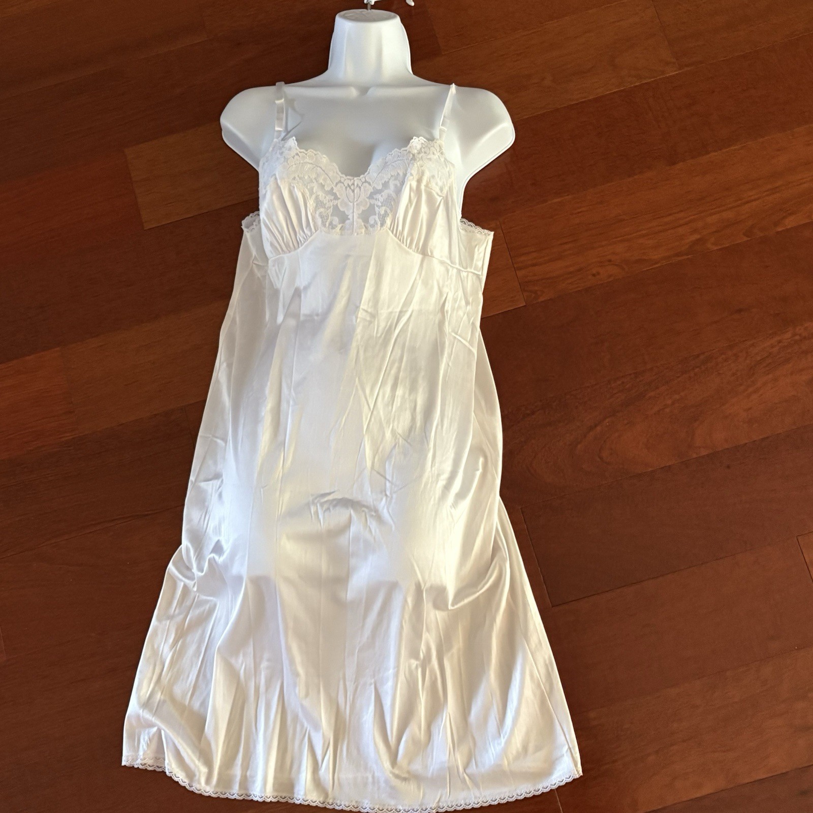 Vassarette Full Slip White Size 36 24” Satin Lace Nylon Adjustable Straps V-neck
