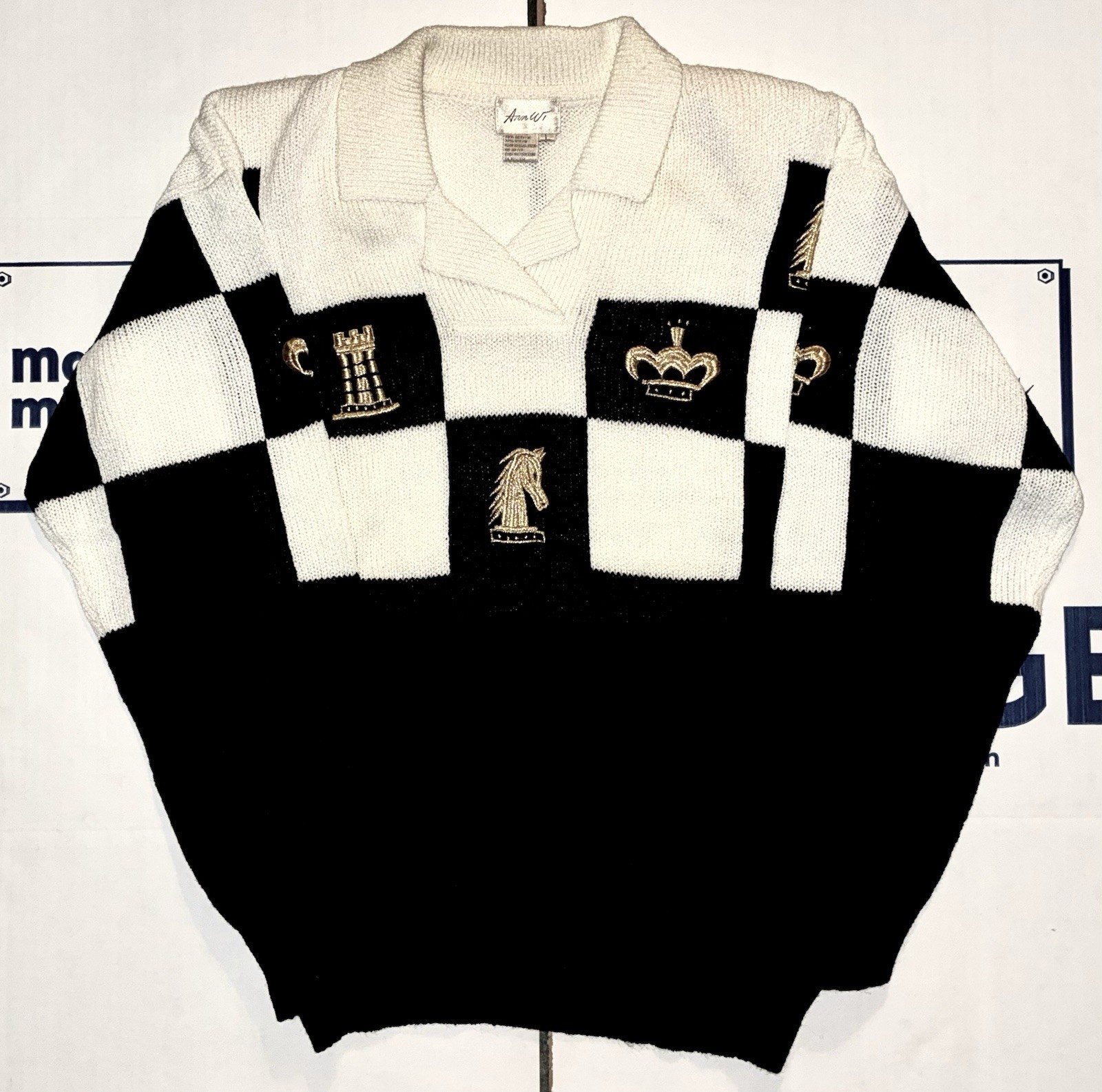 ANN WI VINTAGE 1980S CHESS THEMED BLACK WHITE & GOLD EMBROIDERED WOMENS SWEATER