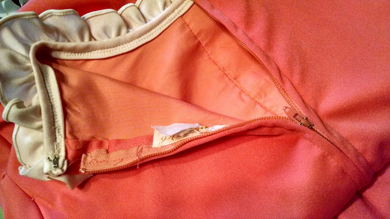 FORMAL DRESS VINTGE 1973 PEACH LORRIE DEB OFF WHITE RUFFLE NECK CUFFS ILGWU BOW.