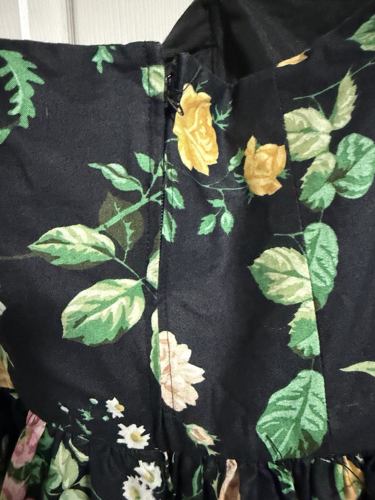 Vintage 80s Cottage Core Black Floral Prom Party Dress Gilbert-Pavell Size 4