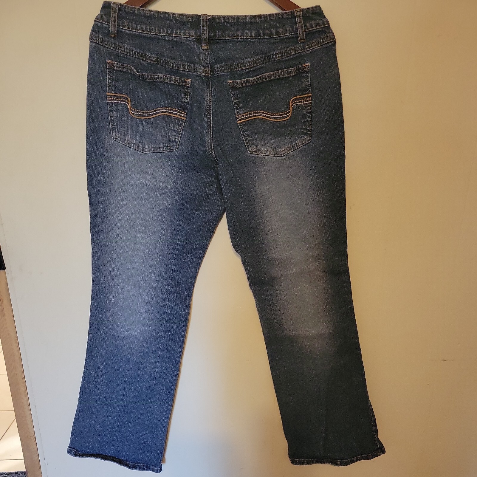 LA Blues stretch Women’s denim Jeans Size 12P 12 petites v nice!