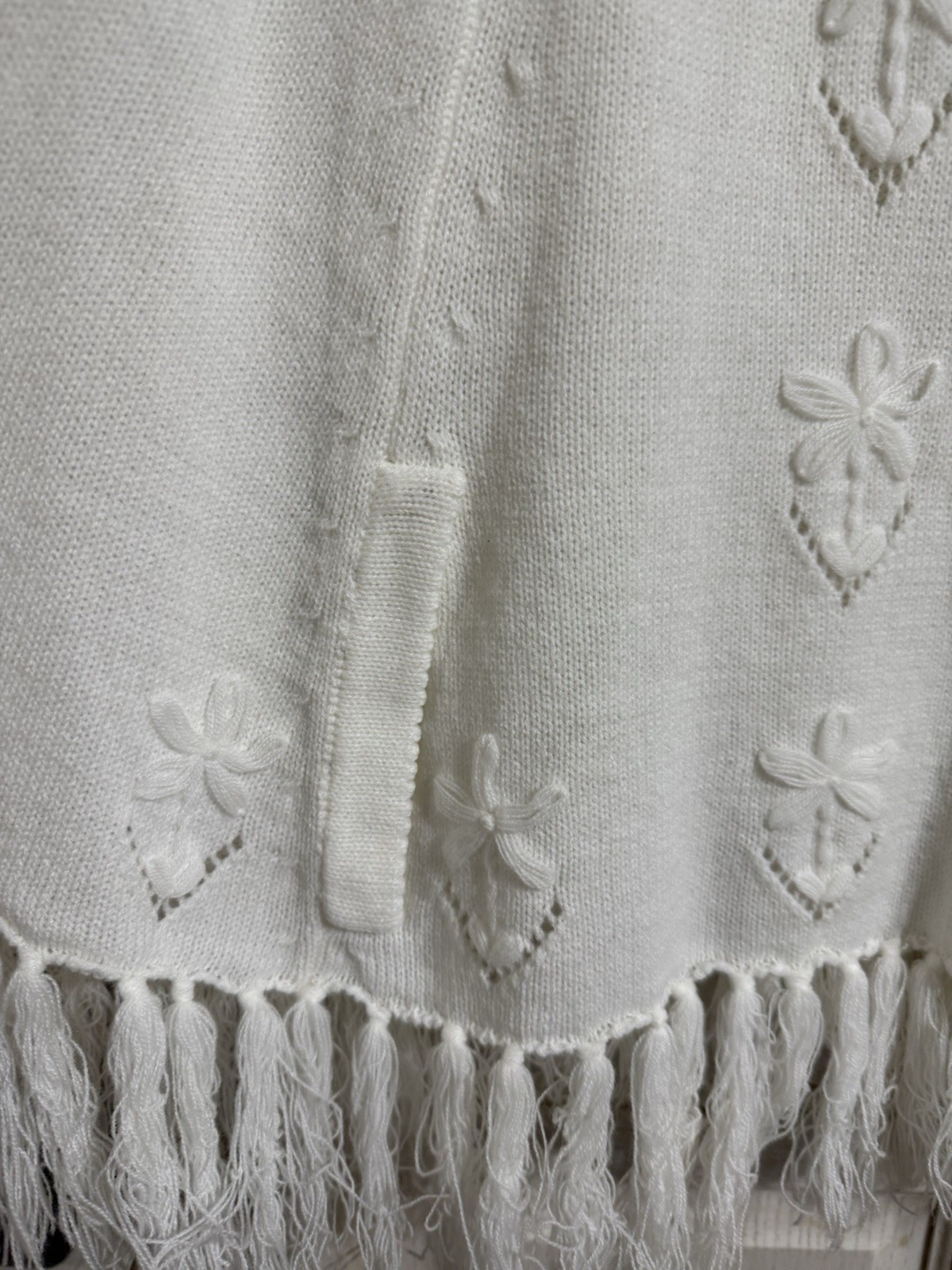 VTG 70’s White Hand Knit Boho Poncho CapeSweater Button Arm Holes Fringe Sz Med