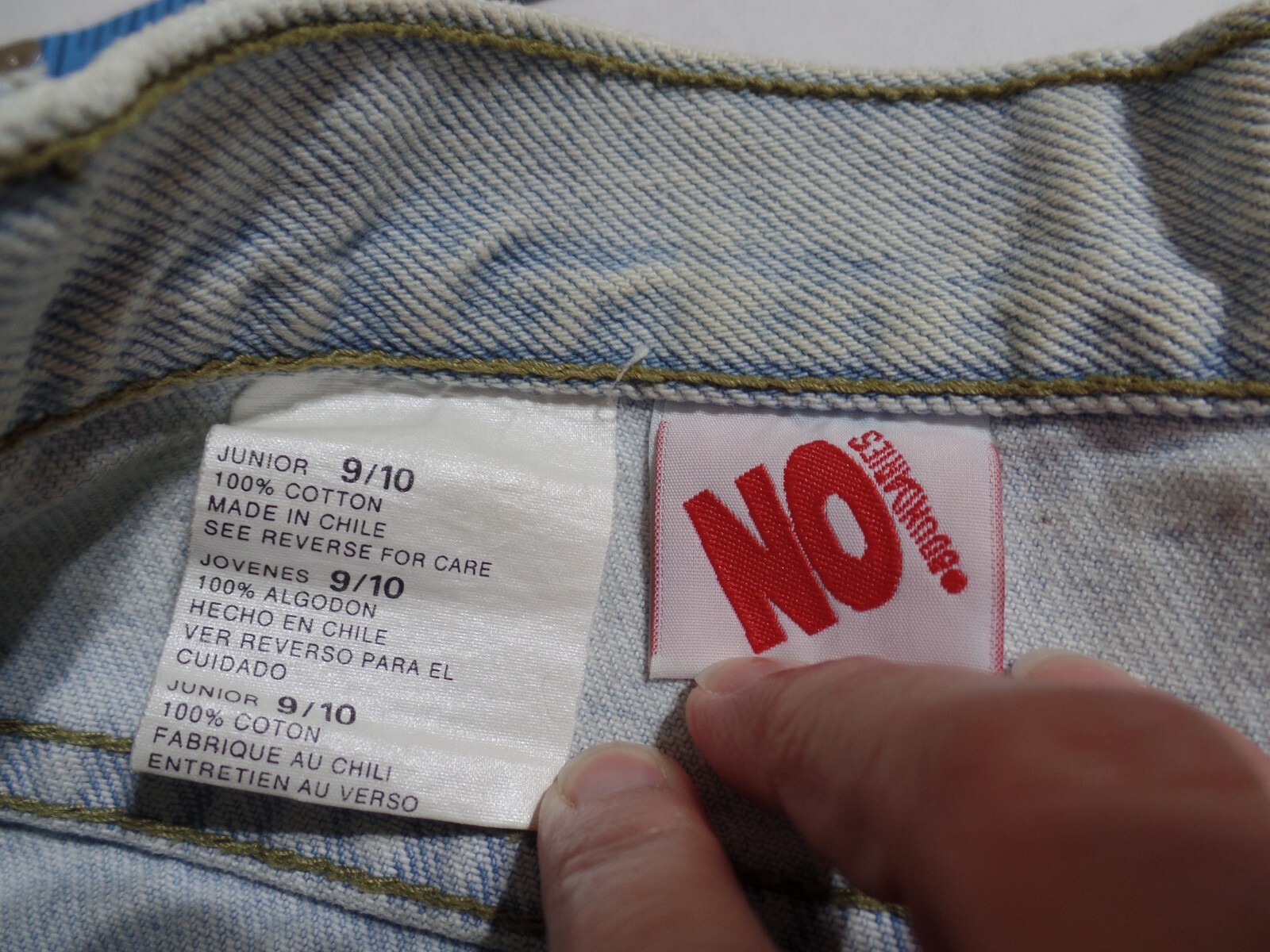 VINTAGE WOMENS NO BOUNDARIES DENIM HIGH WAIST SHORTS, SZ9/10 SEE MEASURMENTS