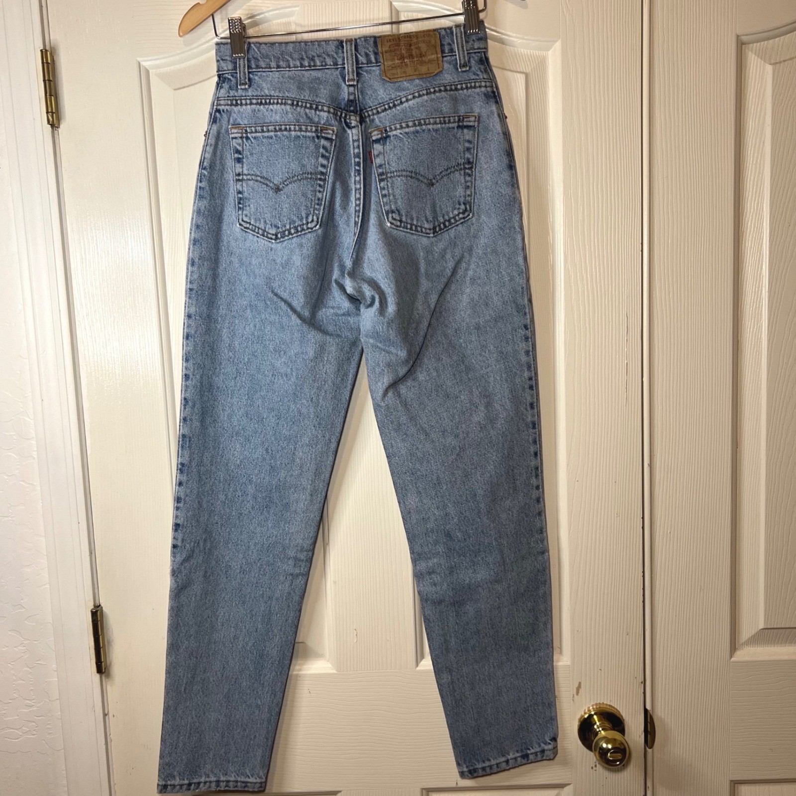 Size 26″ 1991 Levi 550 Relaxed Fit Tapered Leg Light Wash Vintage Jeans