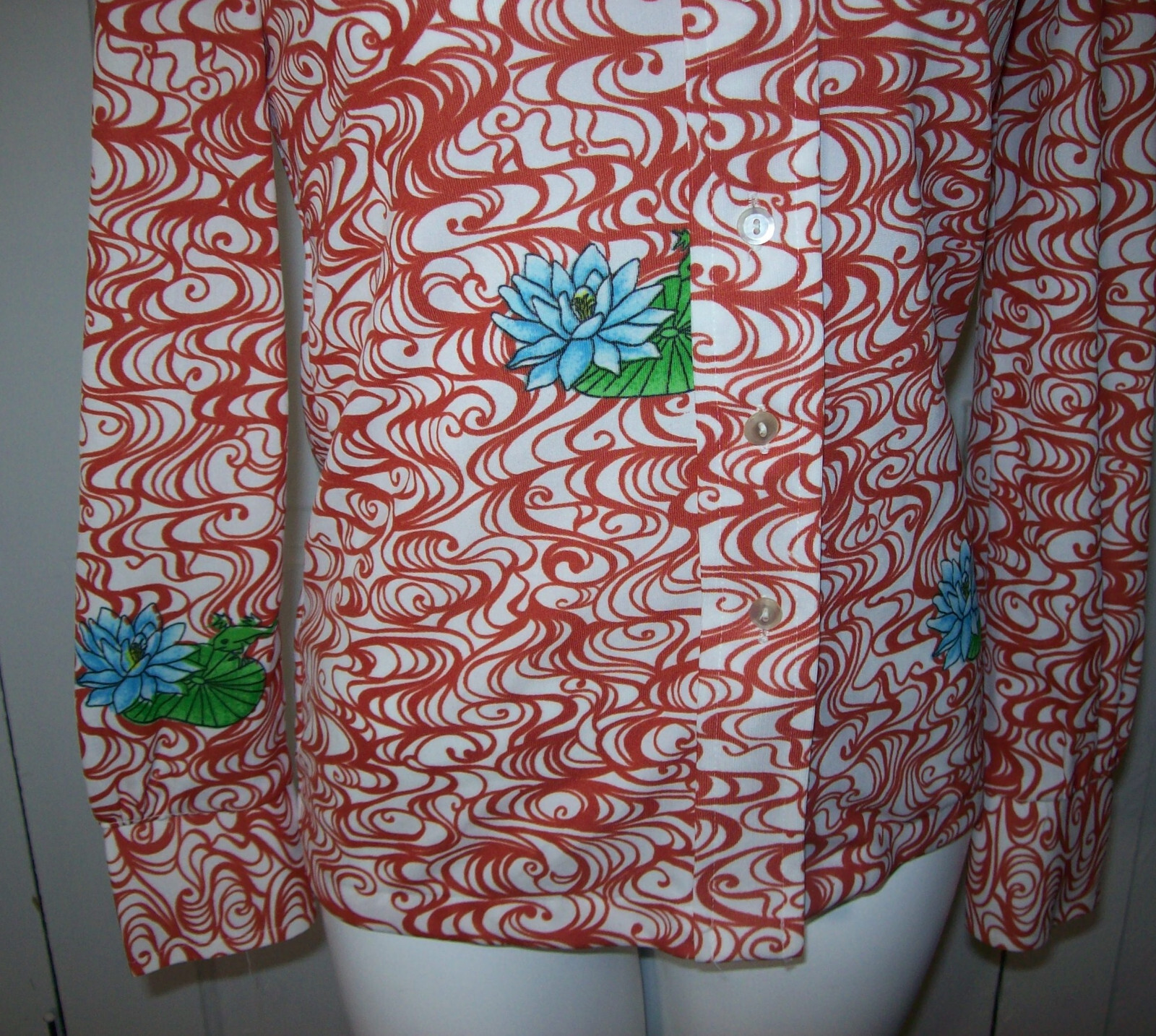 Vintage Womens 1970s Pointed Collar Long Sleeve, FROGS, SWAN, LILLY PADS