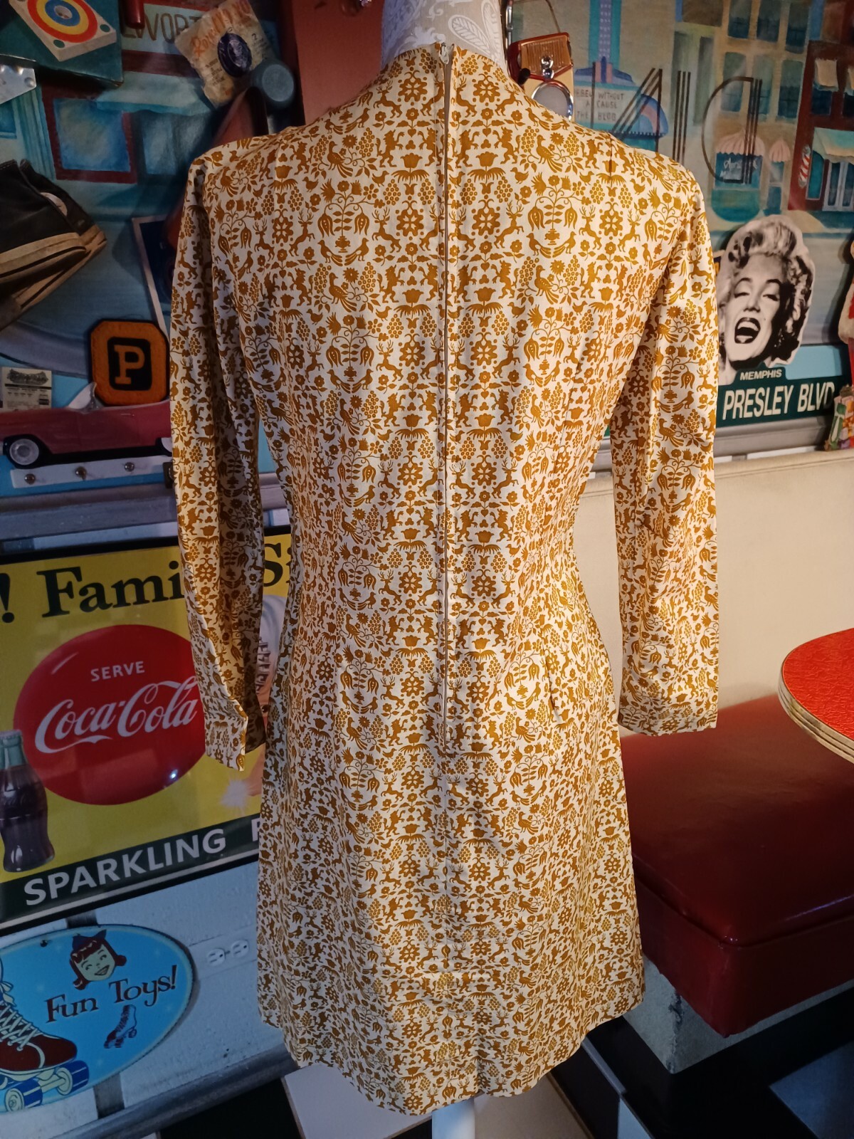 True Vintage Mid-century 1960s 1970s Mod Print Dress Handmade MCM Go-Go Shift M