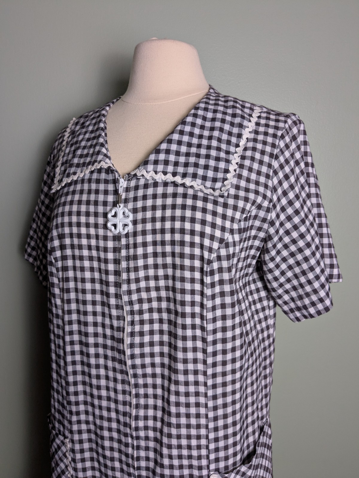 Vintage 1960s Black White Gingham Zip Front Shift Dress