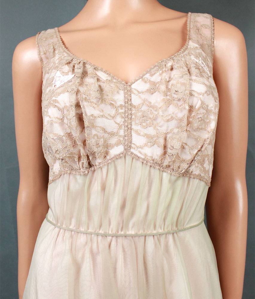 Vintage Peignoir Set Sz XS S Beige Lace Green Chiffon Pink Short Nightgown Robe