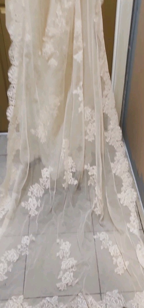 VTG 1960s Alfred Angelo Edythe Vincent Lace Gown Veil Set
