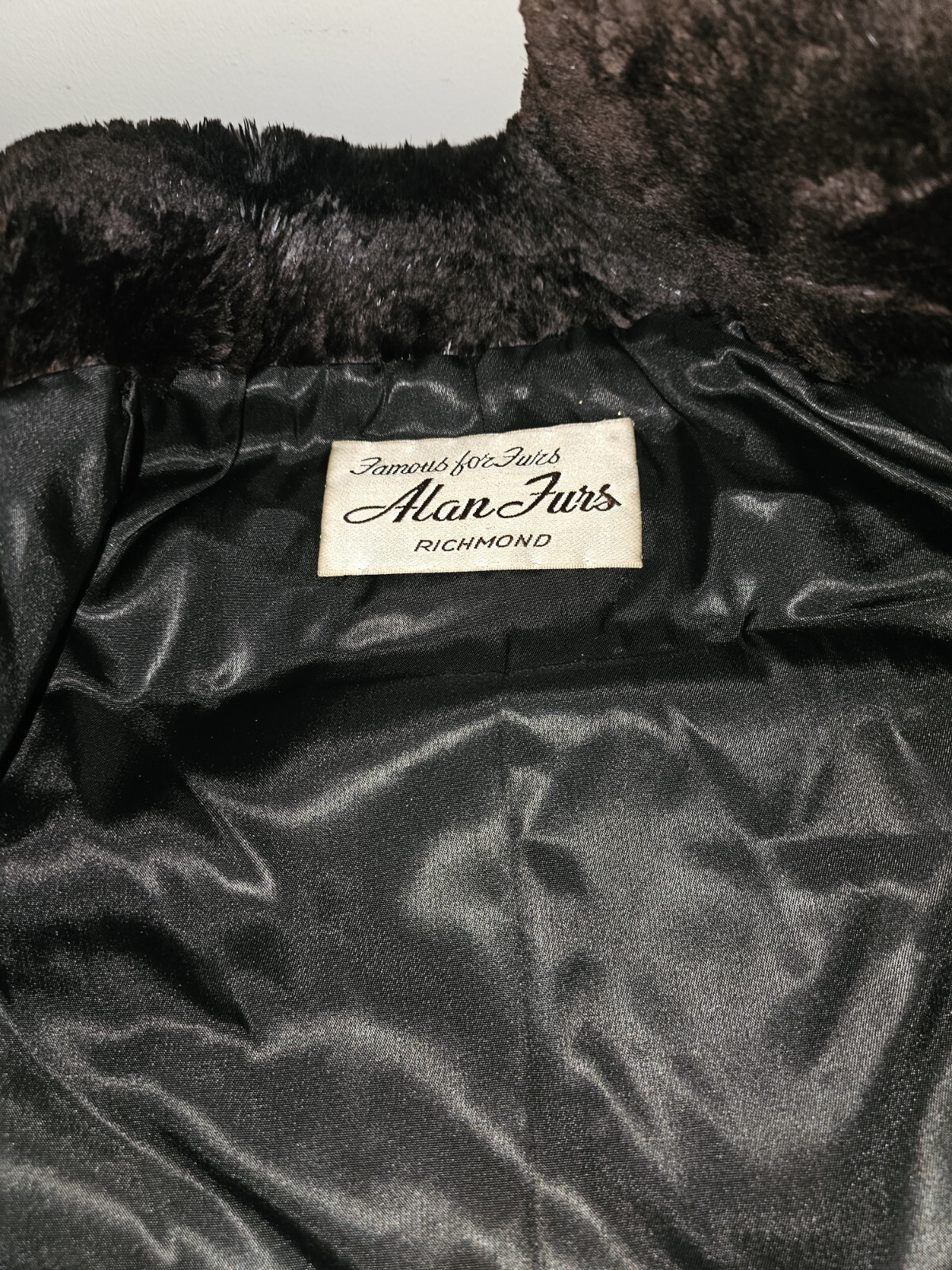 Vintage Alan Furs Richmond VA Brown Coat Size Small 00002