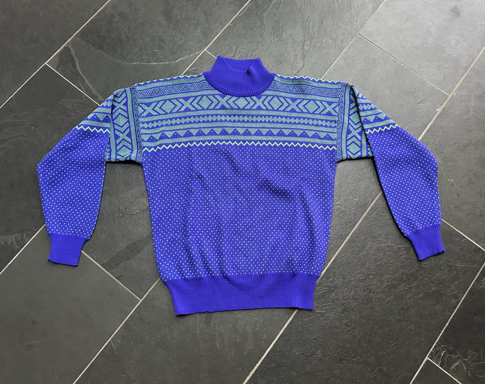 Vintage 1990s Blue and Green Geometric Design Sweater Summit Country