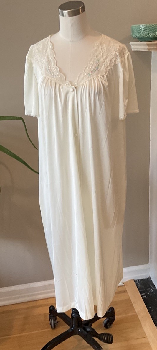 Vintage Vanity Fair Ivory Nylon Nightgown Robe Size Large USA