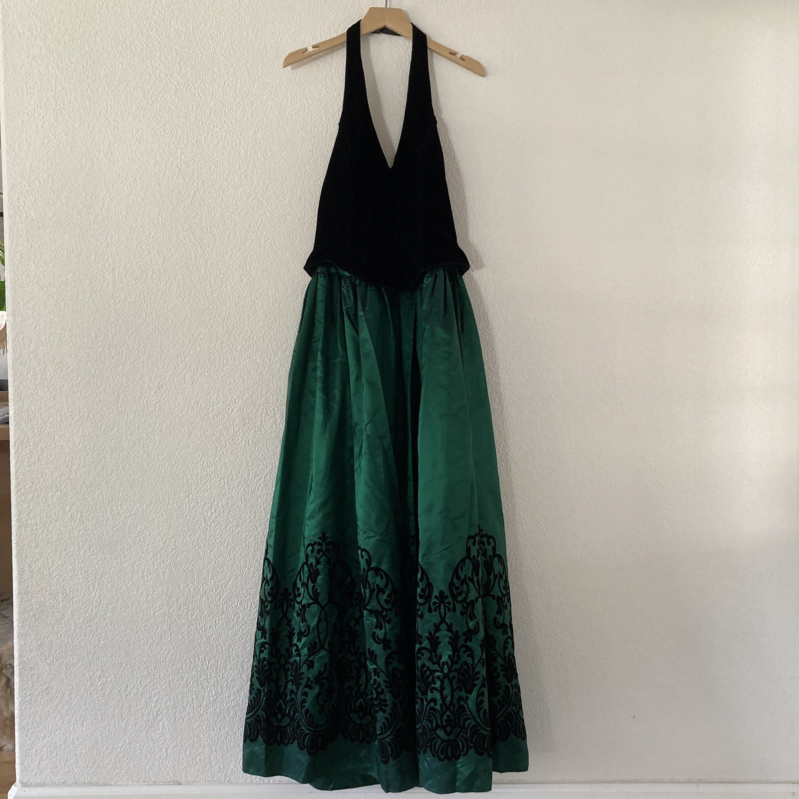 Jessica McClintock Gown 10 Vintage 90s Velvet Gothic Prom Dress Regency Medieval