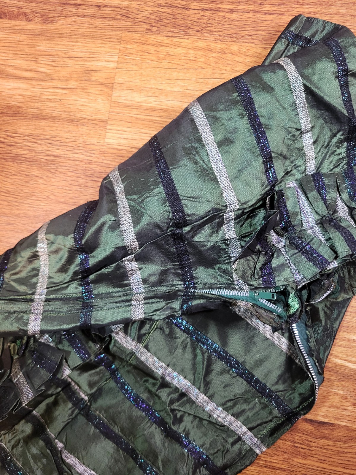 50s 60s Green Wiggle Cocktail Party Dress Med Taffeta Satin Midi VTG Lace Flaw