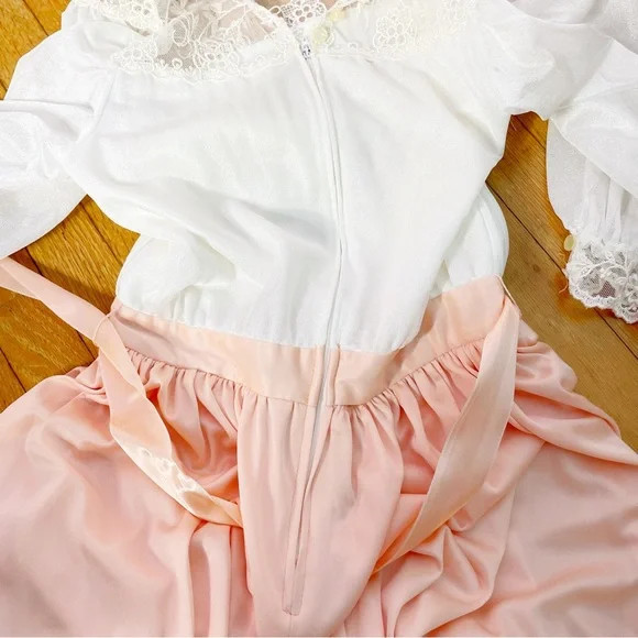 Vintage 70s Romantic Lace And Satin Peach Cream Chiffon Cottagecore Dress Small