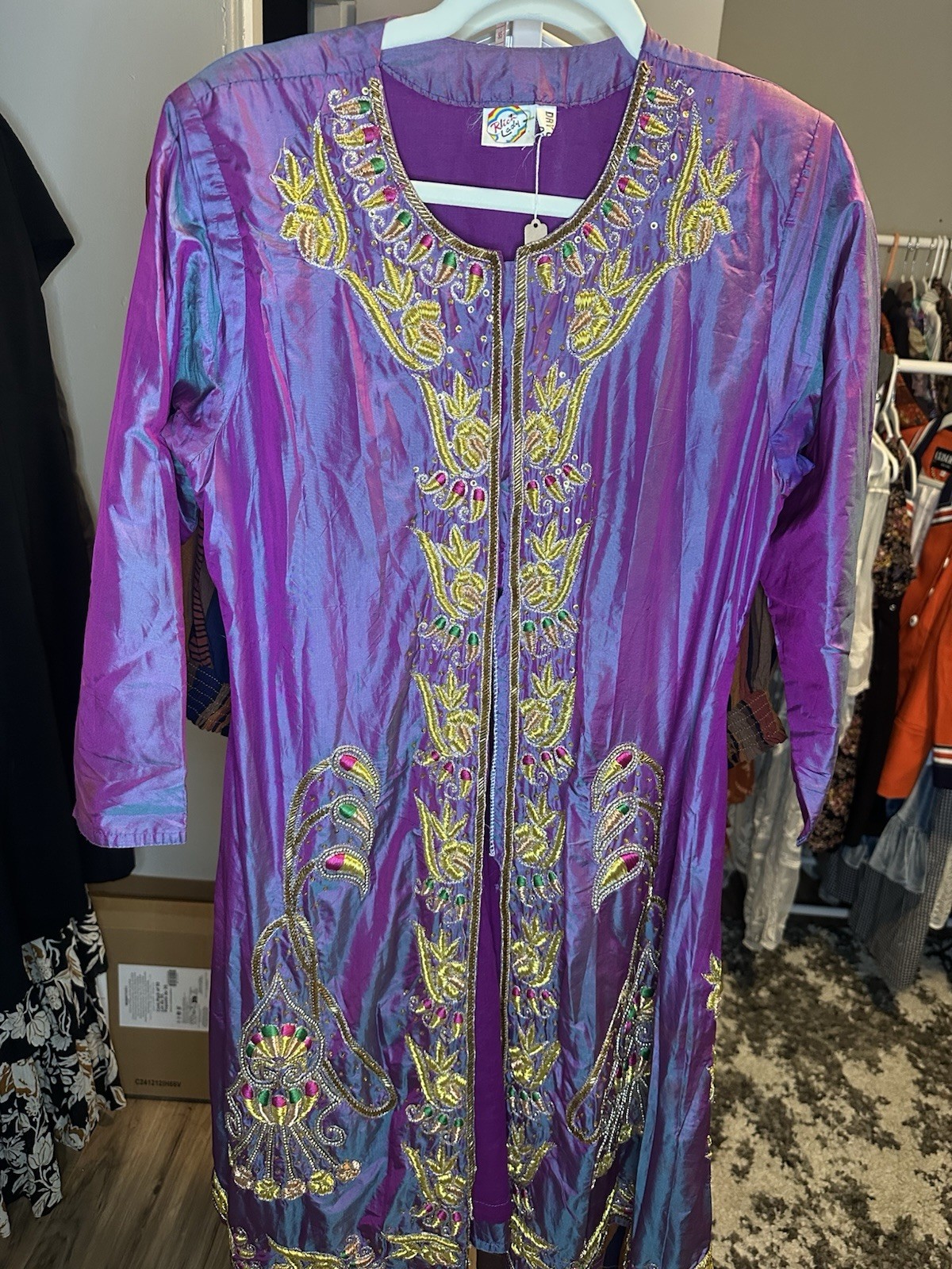 Vibrant Vintage Broadway „Rich Lady” Purple/blue Embroidered Robe