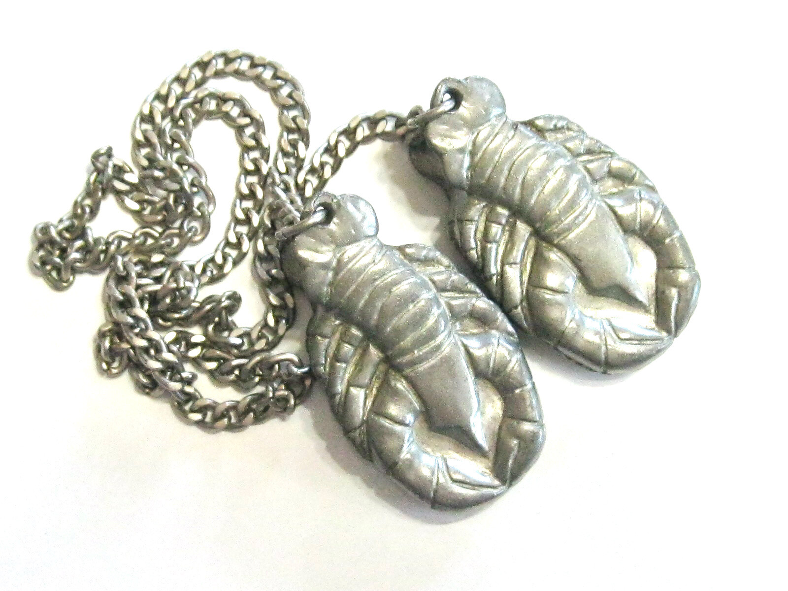 NEAT VINTAGE SWEATER GUARD CLIP WITH LOBSTER DESIGN – PEWTER MATTE SILVER COLOR