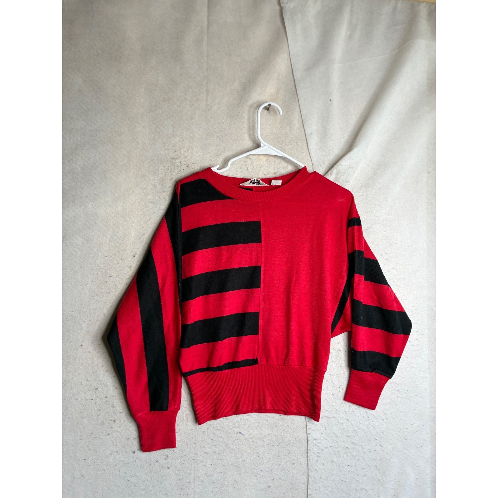 Vintage Hi Rollers Red Black Striped Batwing Sleeve Knit Sweater Large RN 60194