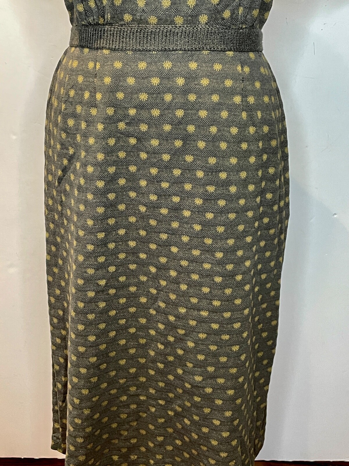 CUTE!!VTG 50’S-60’S GRAY GREEN KNIT DOT PRINT WIGGLE SHEATH BUTTON BOW BACK*S