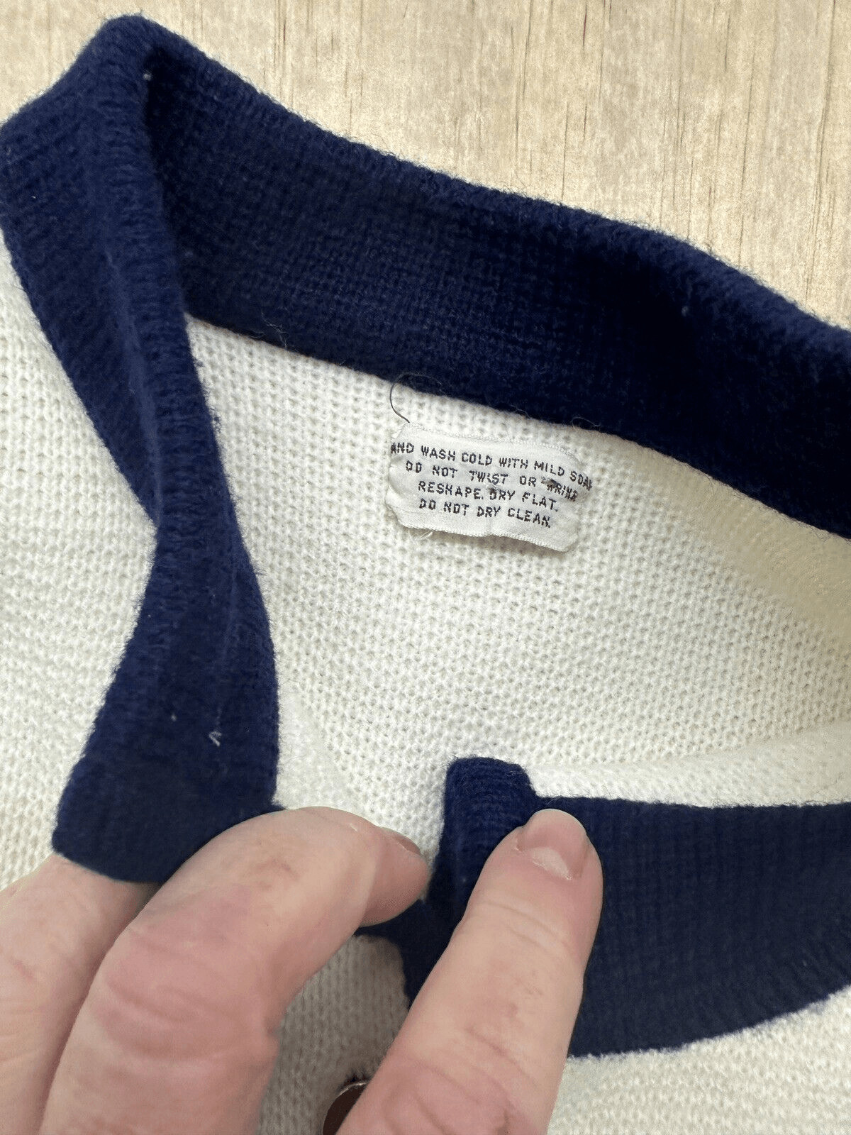VTG 60s Ivory Wool Navy Trim Gold Button Cardigan w Sailing Boating Embroidery S