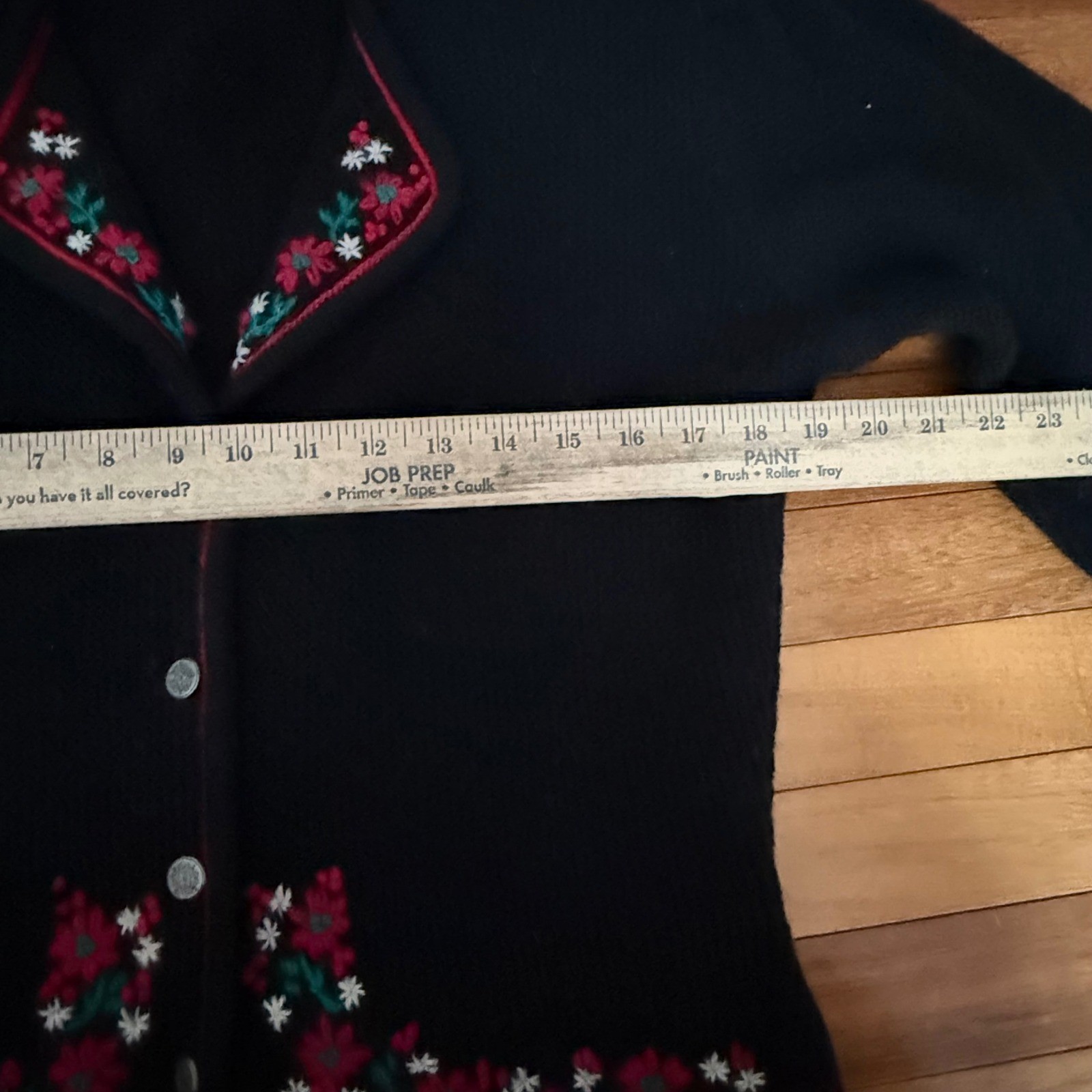 Vintage Women Cardigan Sweater Black 100% Wool Embroidered Floral Cottage Hoiday