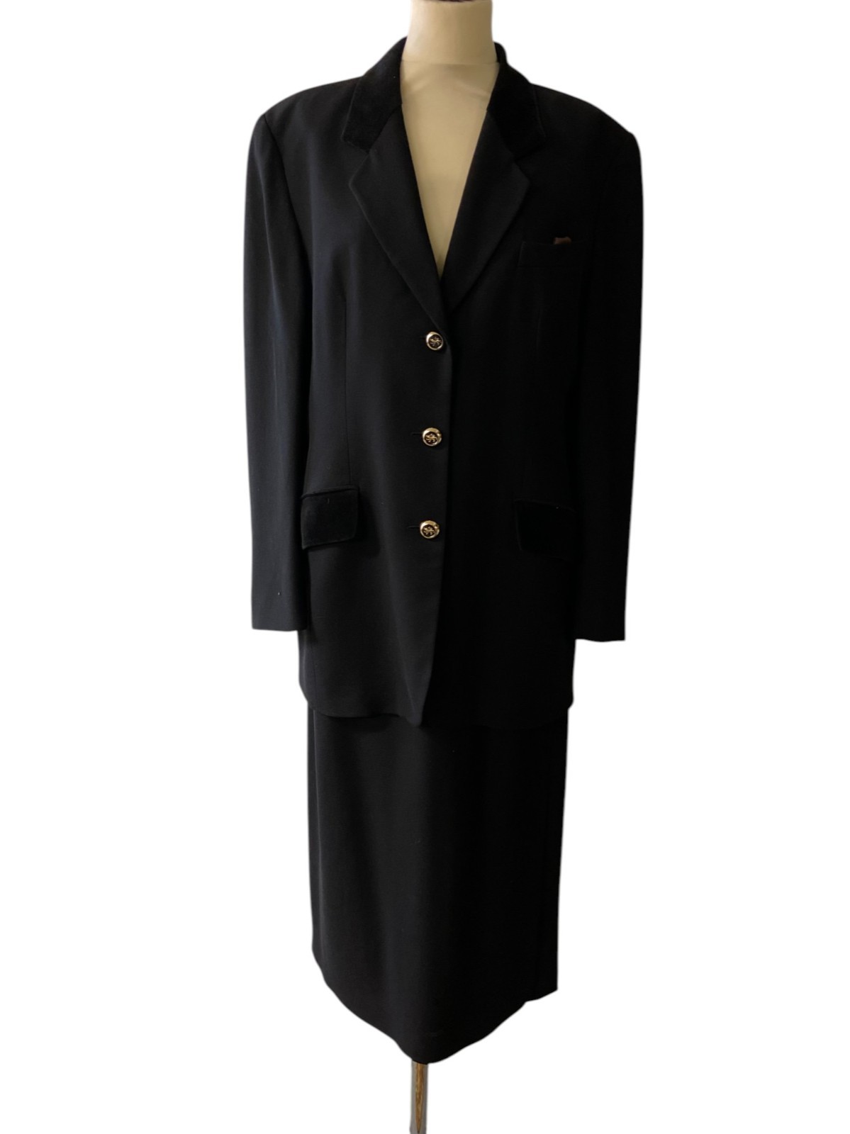 Vintage Chic in Black by Mura | midi skirt with longer length | size EU 42
