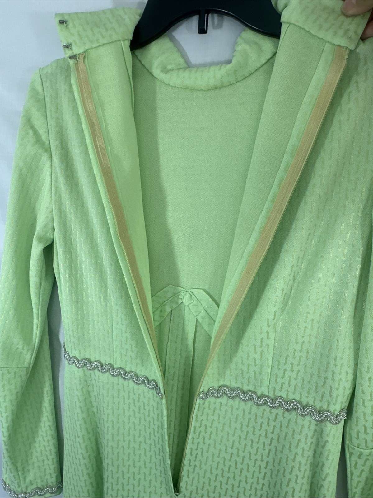Vtg 60s Maxi Dress Empire Waist Green W/Gold Jacquard Beaded Trim 34″ Bust S 6/8