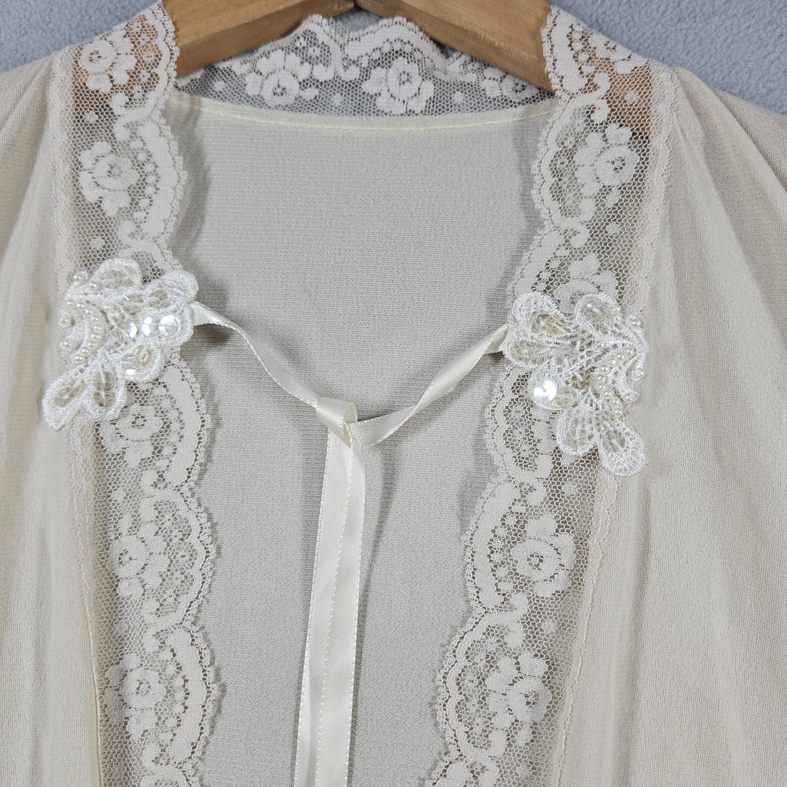Vintage Short Robe Small Light Beige Dressing Gown Lace Petra Fashions Cottage