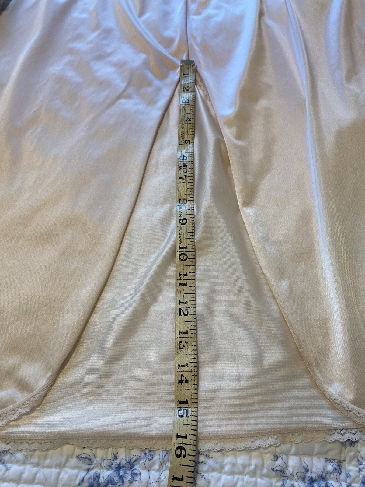Vintage Vanity Fair Back Slit Nylon Nude Blush Lace Trim 3/4 Tea Length Medium