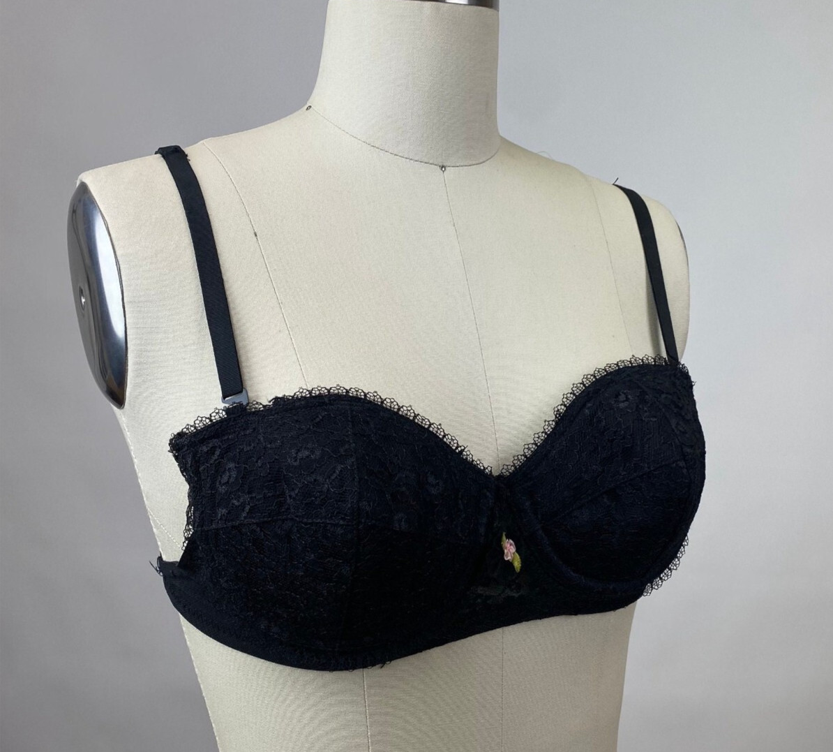 Vintage 1970s Lingerie Undergarment Boudoir Pin-Up for sexy Photoshoot B-34 Bra