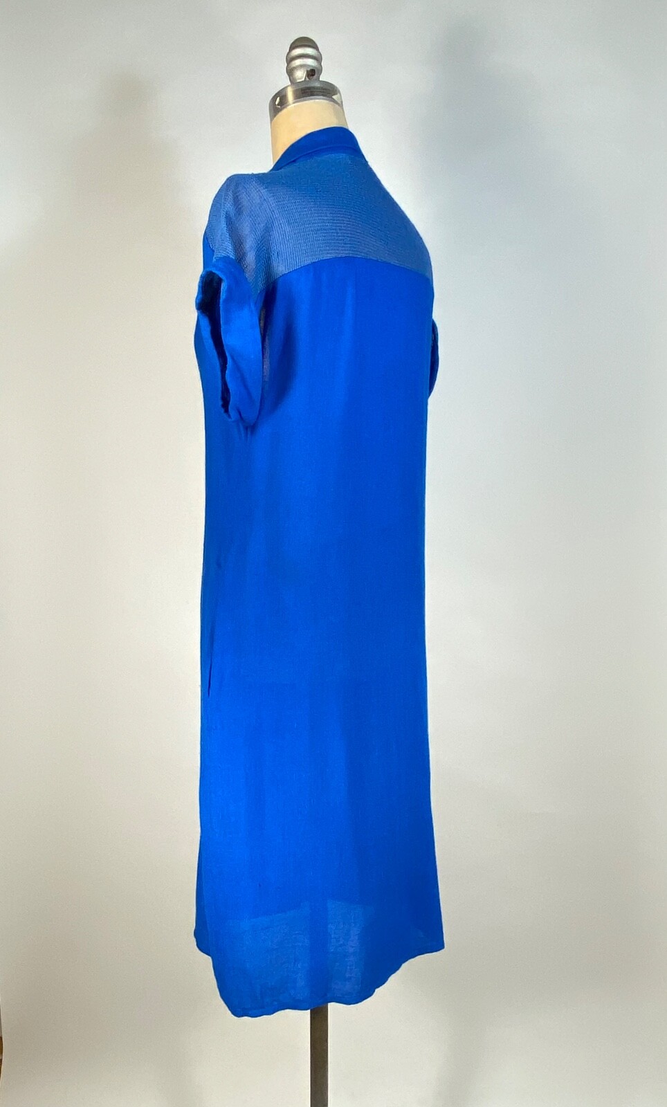 Vintage 1980’s- 90’s COBALT blue lightweight rayon/flax blend dress by Chenelli