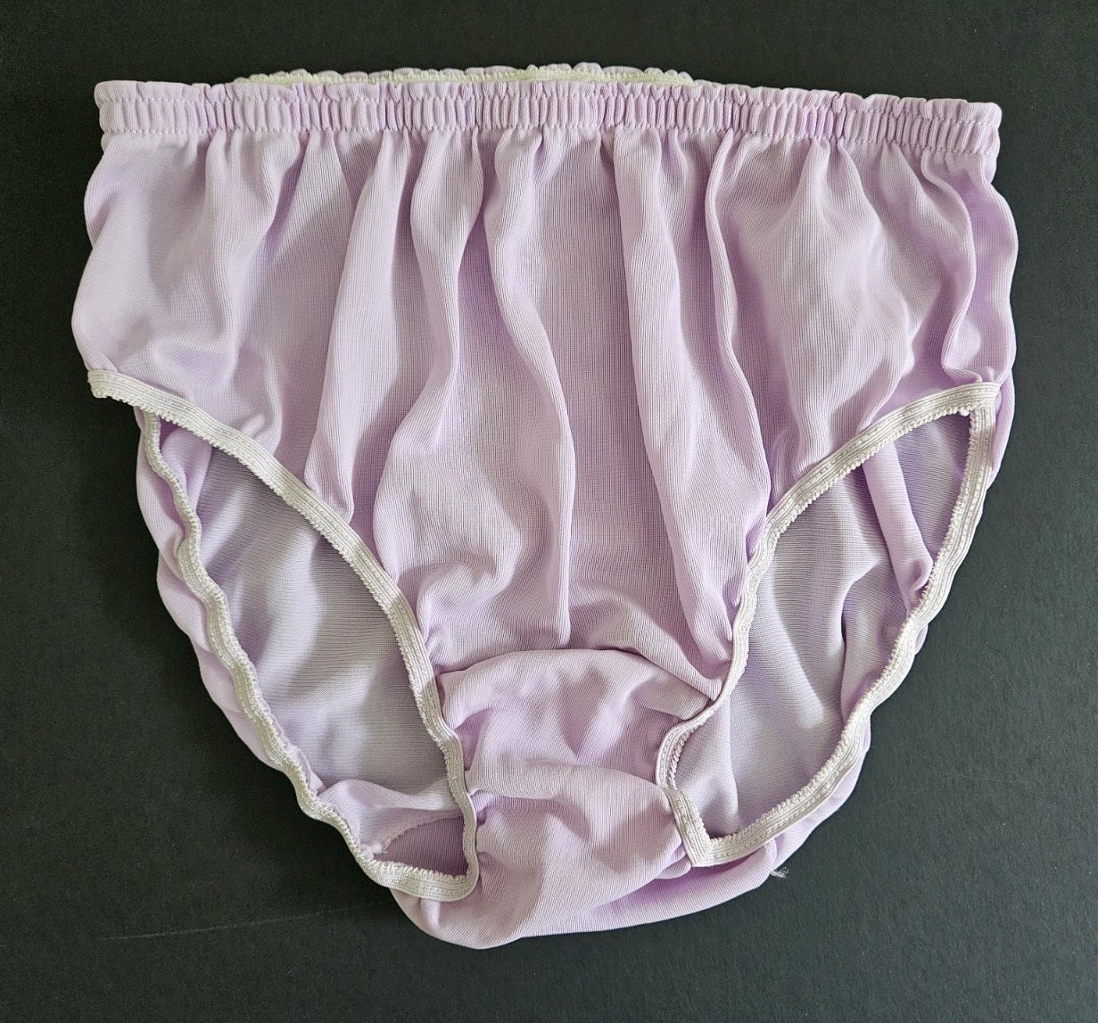 Vintage Semi – Sheer Nylon Panty Be Free Purple 5 Hips 34 RN18980 60s