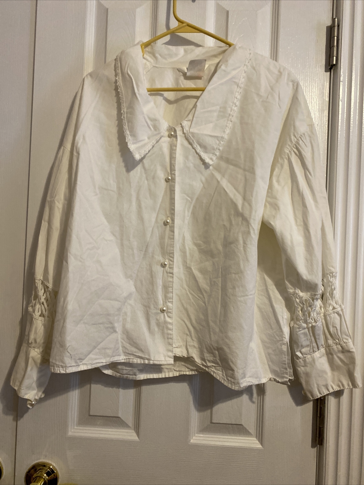 White Blouse. Index by Melrose. size L. Vintage. Unique Sleeves