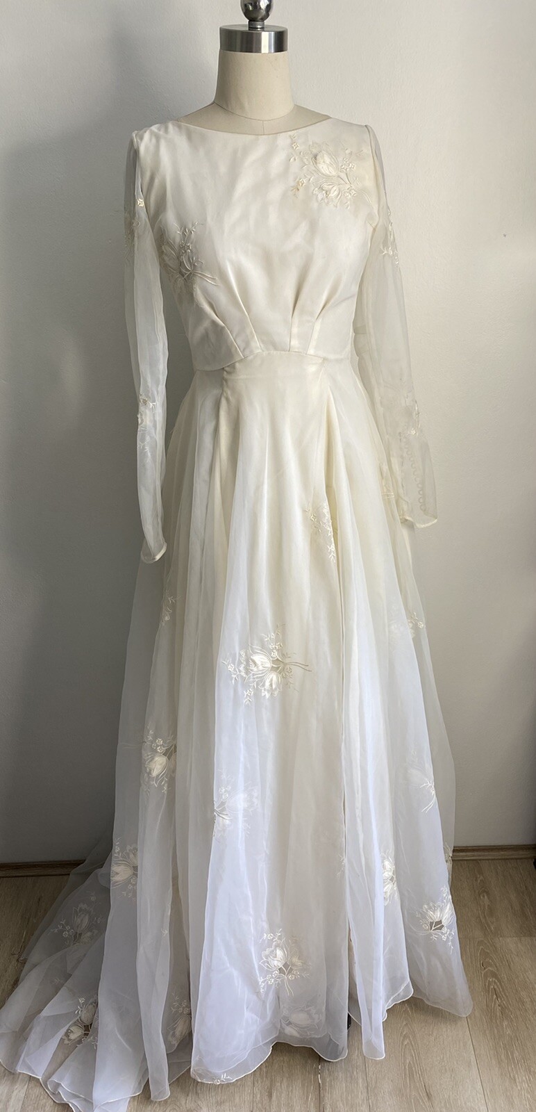 SATIN LACE Sz XXS (AU 4 – 6)Vintage 1950s Ivory BRIDAL WEDDING DRESS GOWN Sleeve