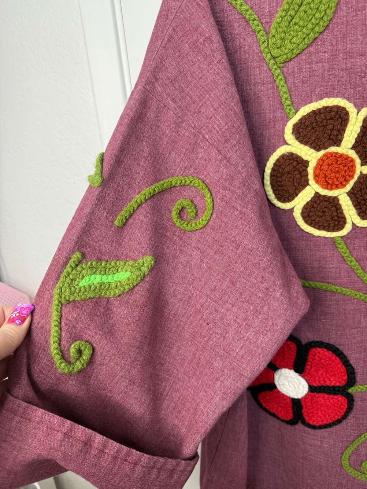 VTG Maroon Top Handmade 60s 70s Hippie Boho Yarn Flowers Bird Colorful L?