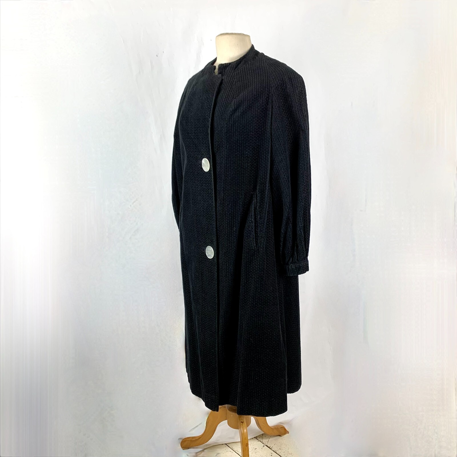 Vintage 50s Aubrey Segal Swing Coat M Black Corduroy Red Lining Mother of Pearl