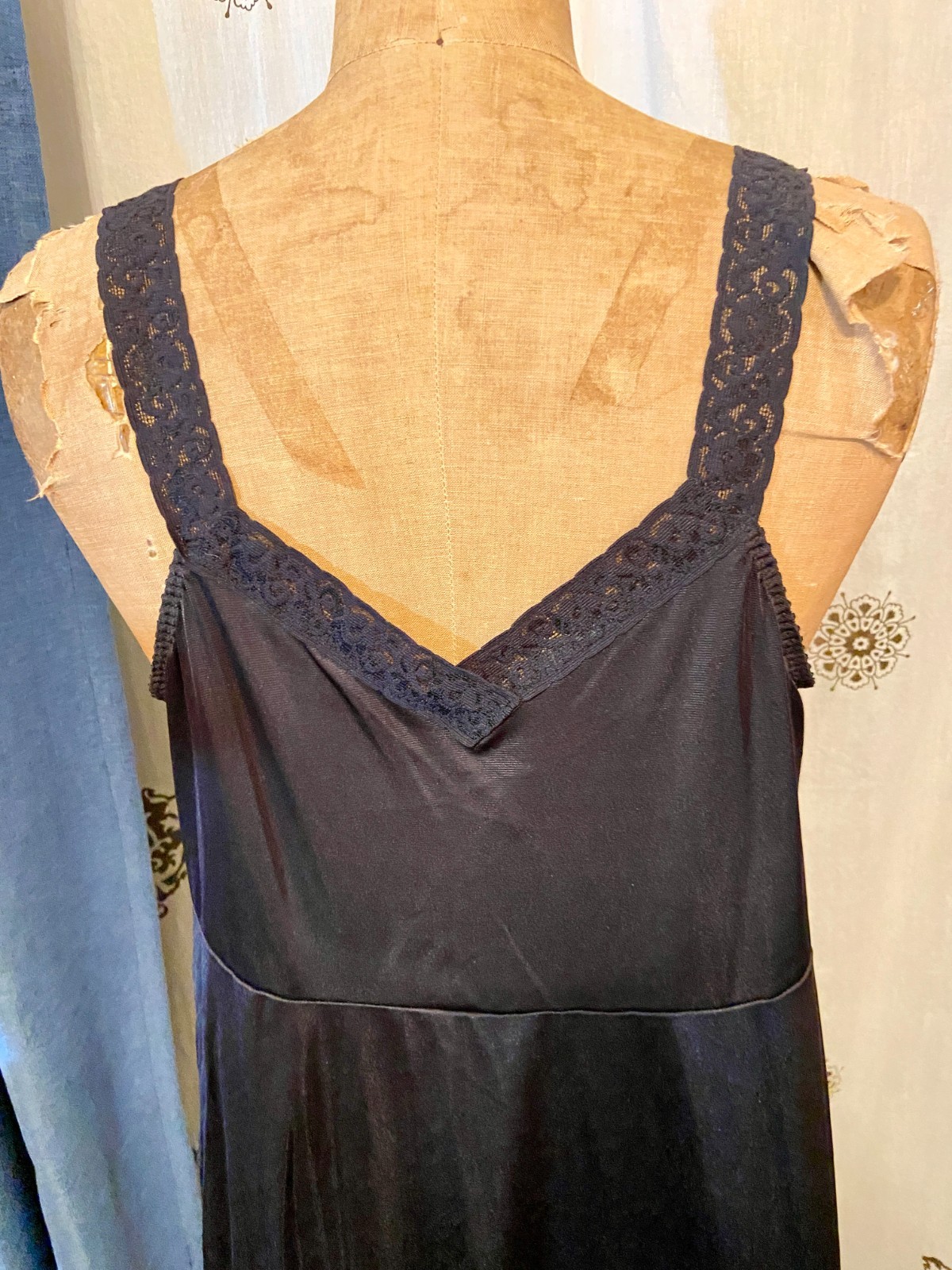 Vintage DIXIE BELLE Black Nylon Full Slip Dress Floral LACE 40 Tall EUC Coquette
