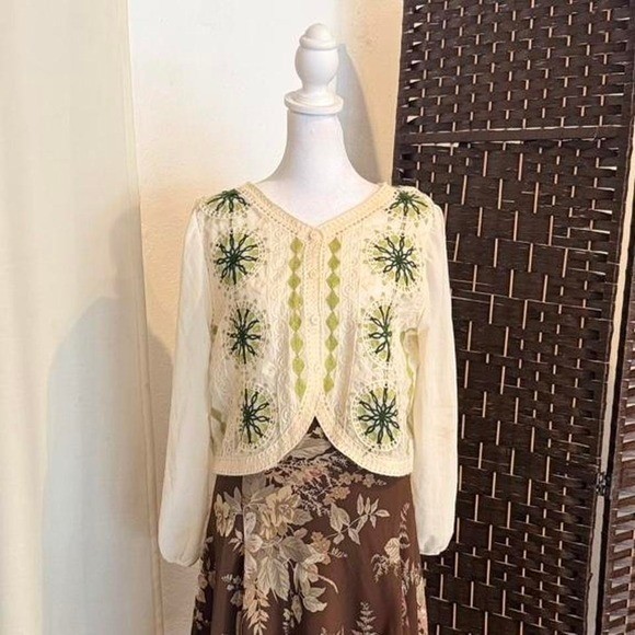 Women’s Green and Cream Vintage Cardigan Top with Floral Embroidery