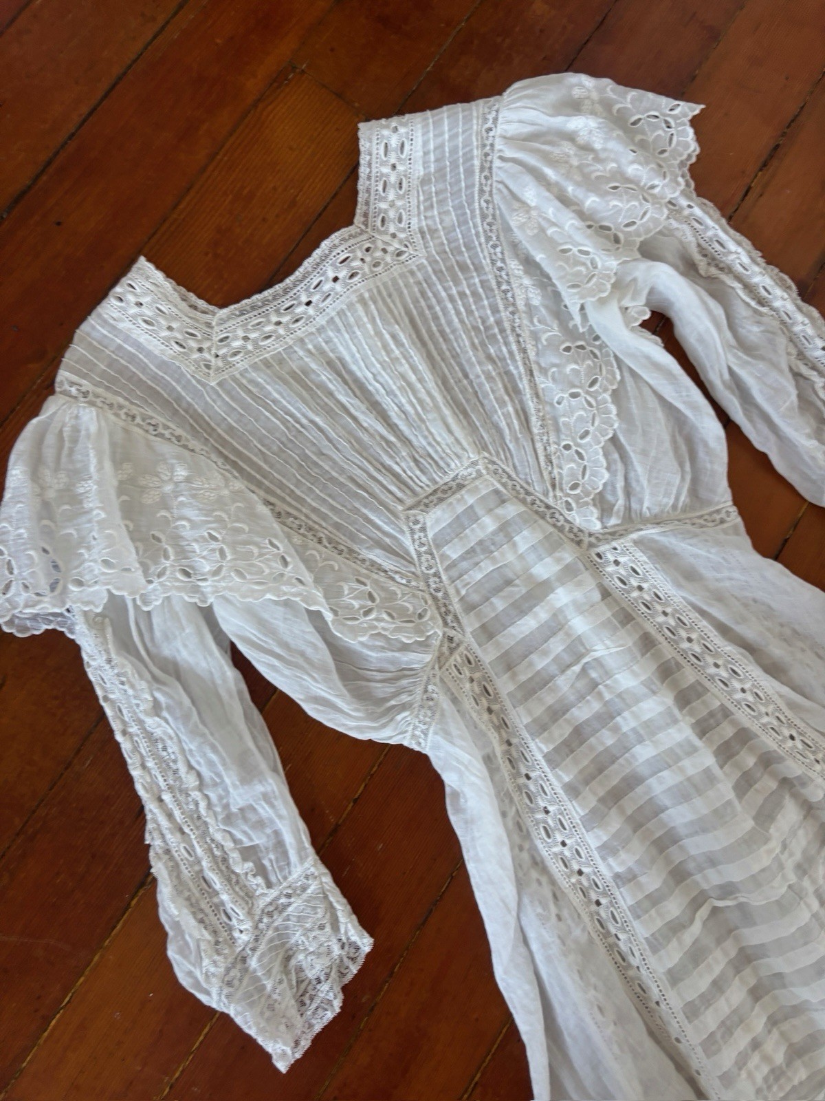 Antique Edwardian Early 1900s Cotton Voile/Embroidered Eyelet Lace Blouse