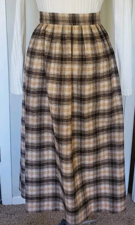 Vintage 1970’s Plaid A-line Skirt, Brown, Elegant, Secretary, Preppy, Button Up