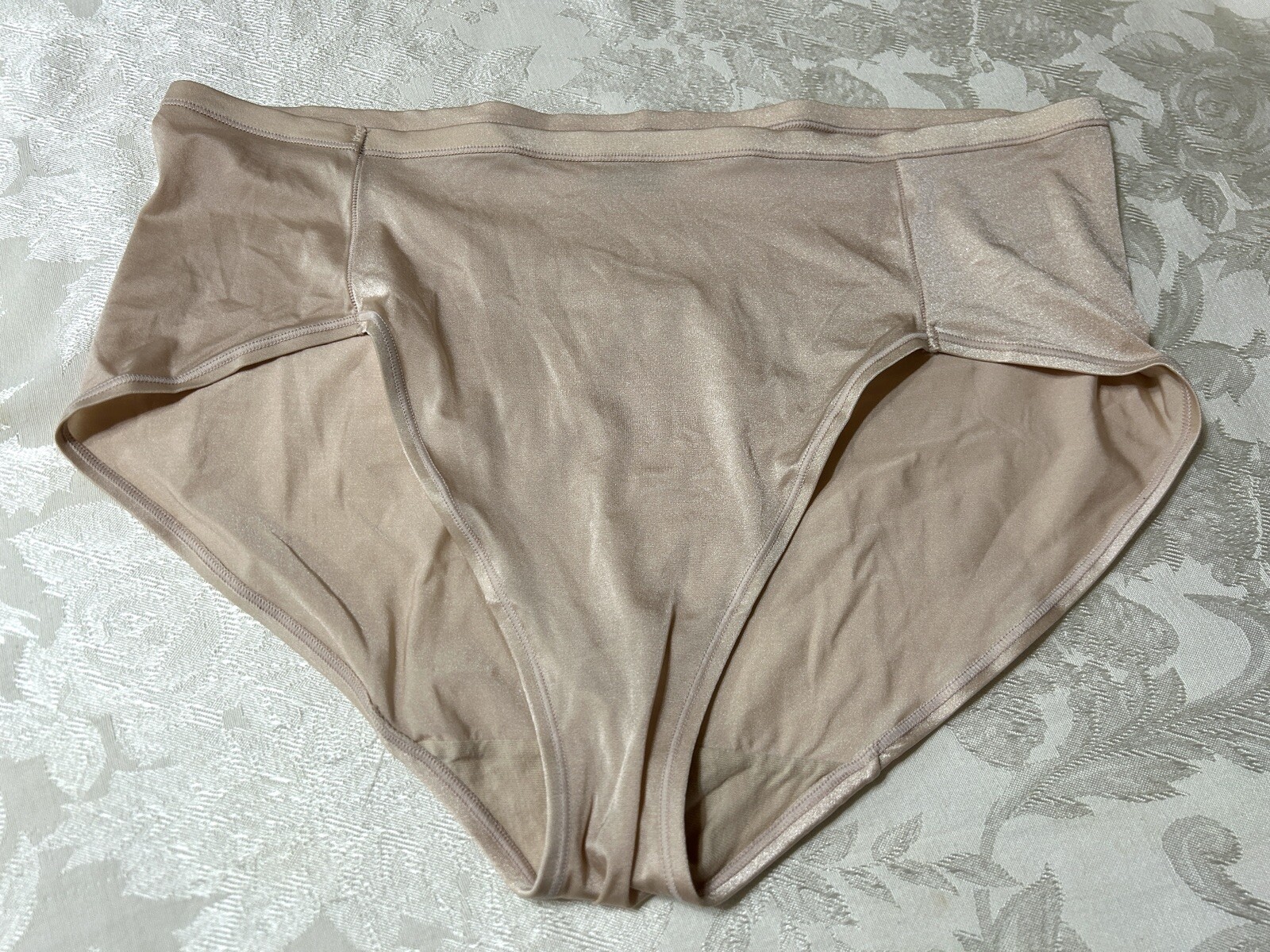 Vtg BALI 2846 Fit Your Curves Satin Full Coverage 2XL/9 Beige Panties #93