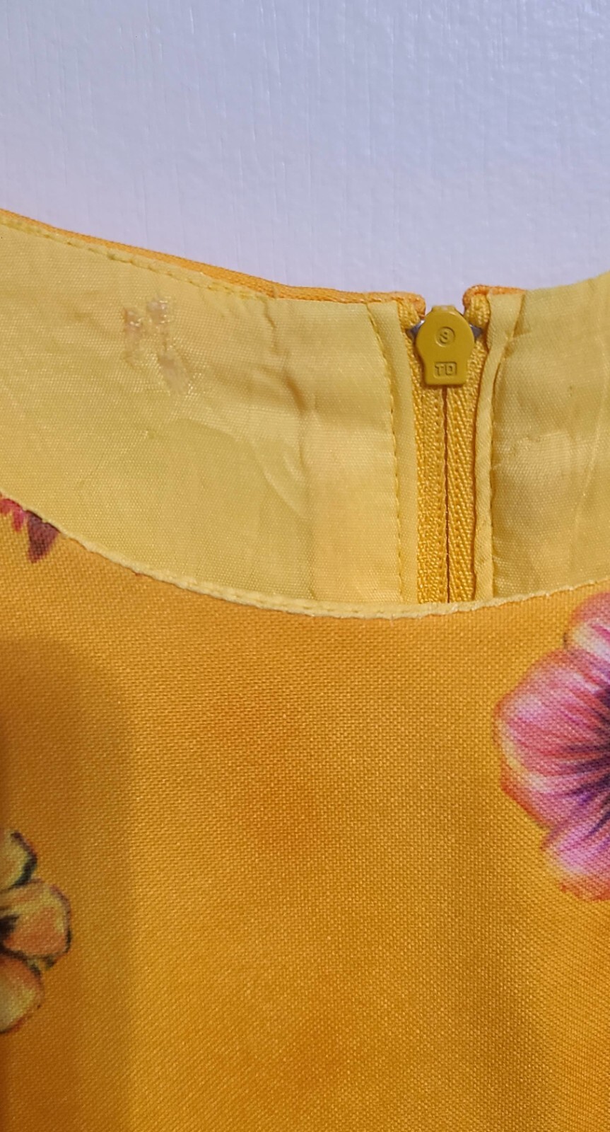 Vintage 90s Brand Explosion Yellow Flower Power Retro 70s Shift Dress Size S/M