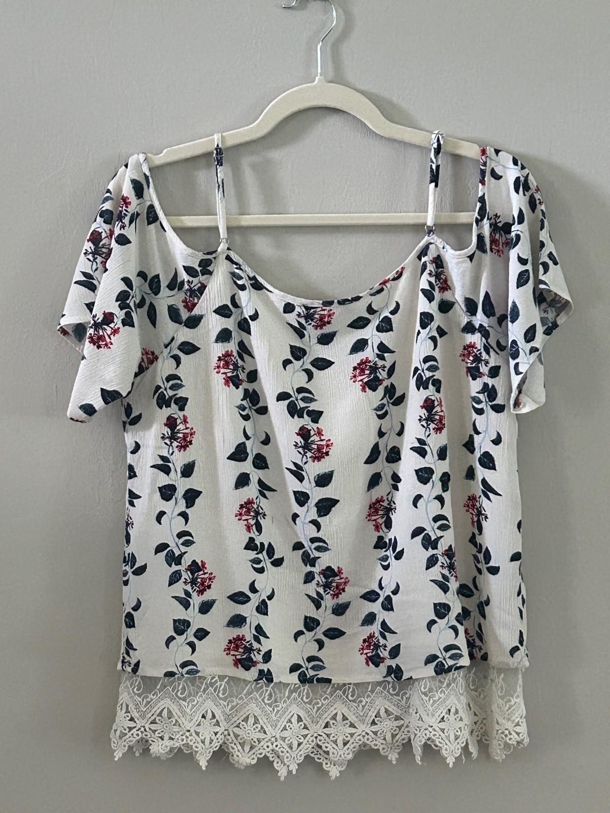 Skies Are Blue Y2K Floral Cold Shoulder Top Crochet Lace Hem Rayon Boho Large