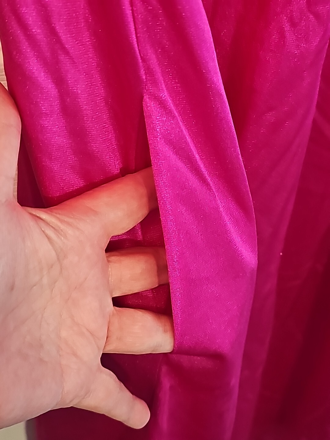 Vintge Vanity Fair Large Fuscia Nylon Embroidered Robe House Coat Loungewear