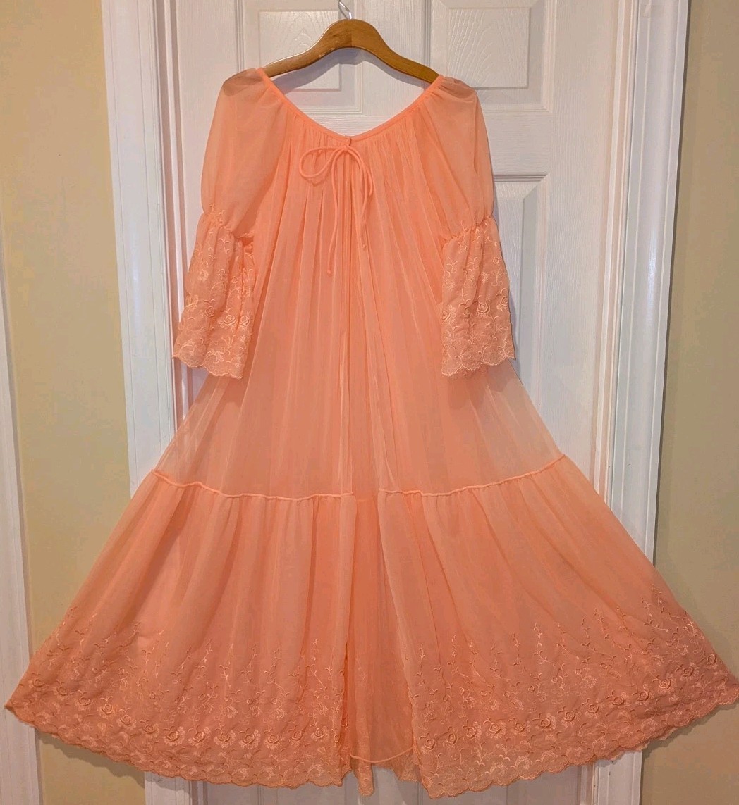 Vtg 50s Jenelle of California DBL Chiffon Sheer Ruffles Peach Robe Sz Petite